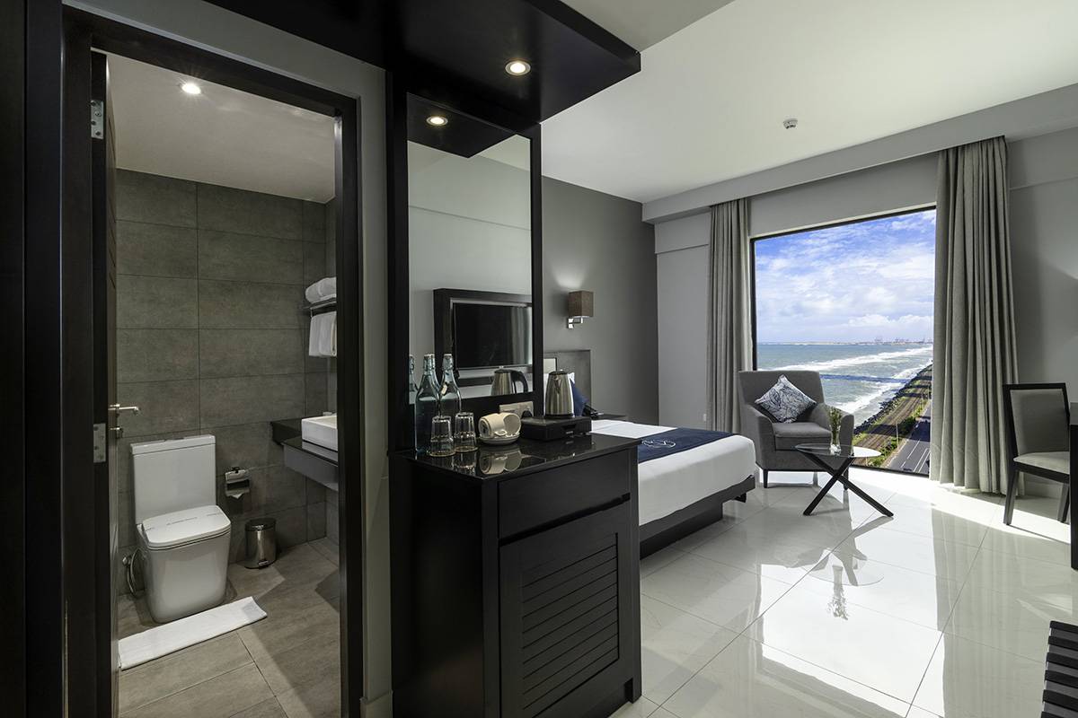 Deluxe Queen Room Interior